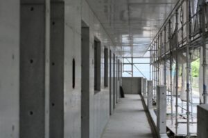 建築中のマンション